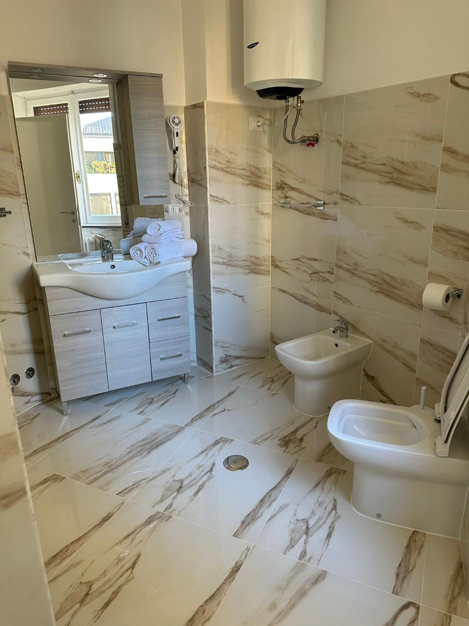Torino Holidays Home Rome Bagian luar foto