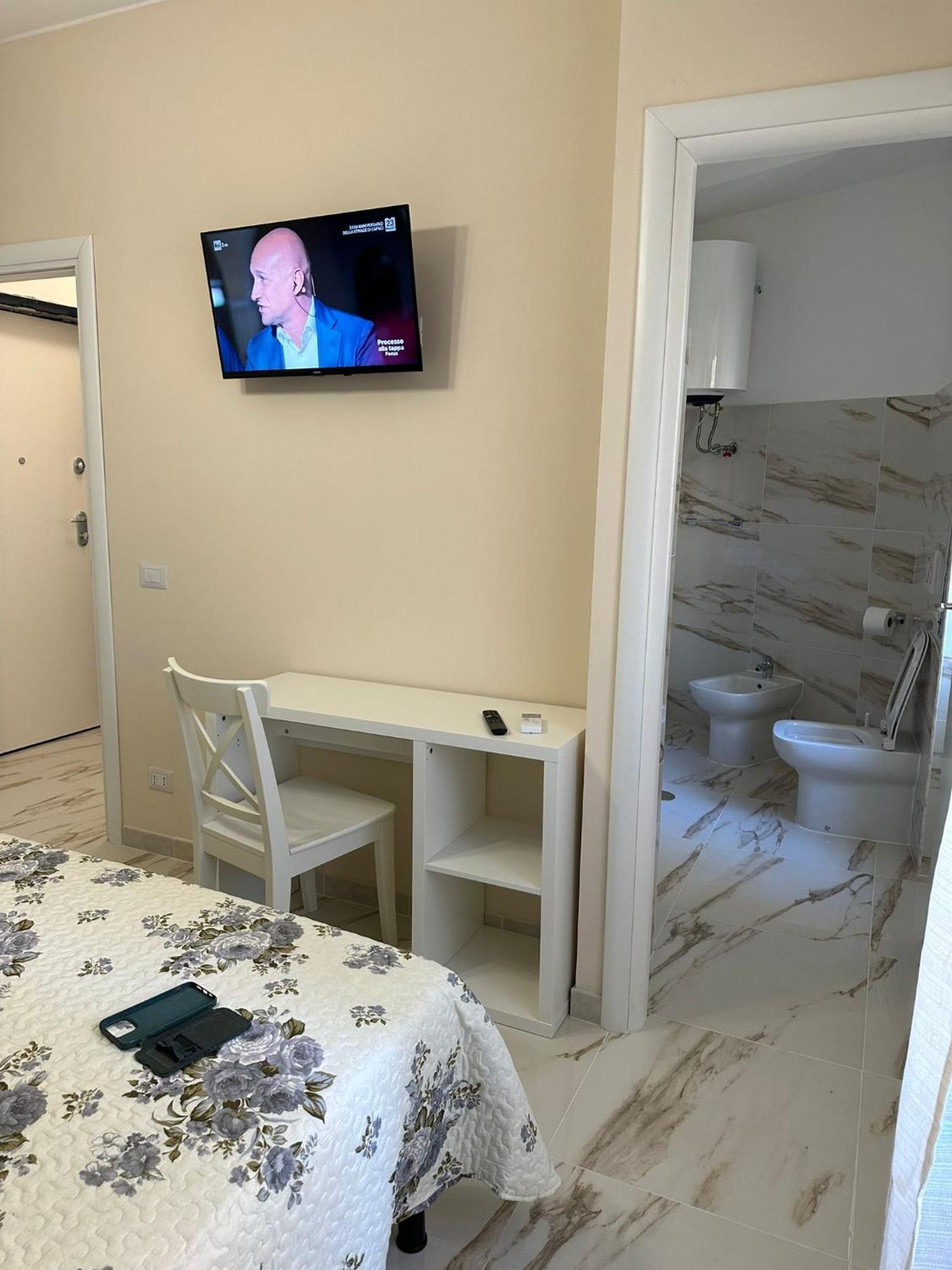 Torino Holidays Home Rome Bagian luar foto